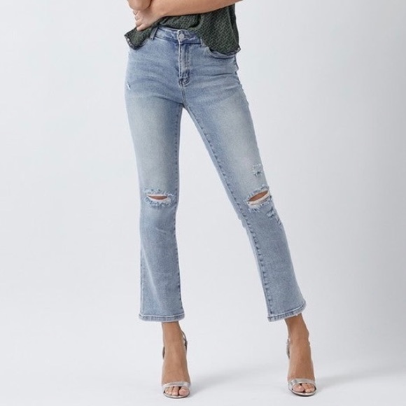 Risen Mid-Rise Distressed Straight Leg Jeans, Light Wash (3XL) - Picture 6 of 6